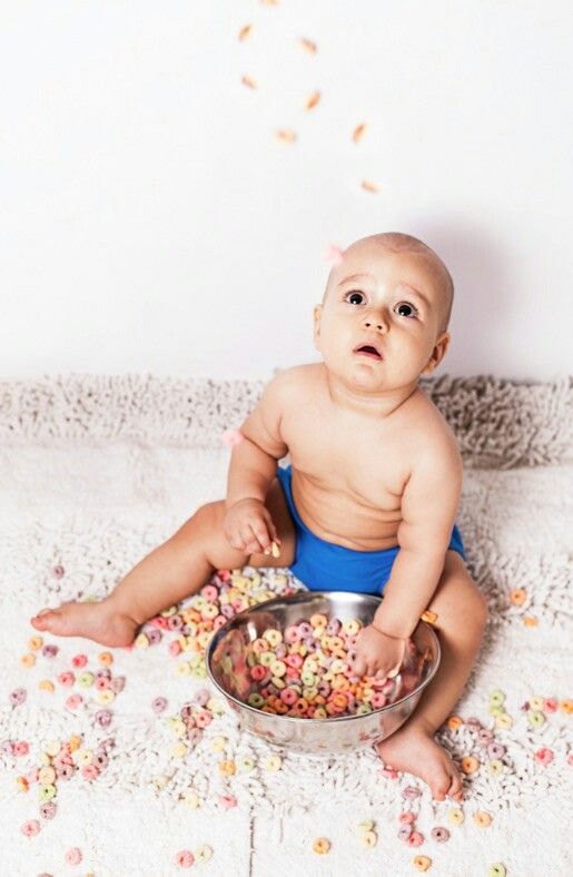 Resultado de imagen para bebes comiendo cereales