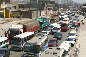 Policía de Tránsito pide regular horario de tránsito de camiones