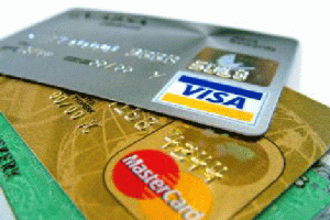 ¿Necesita efectivo? Procure no retirarlo de una tarjeta de crédito