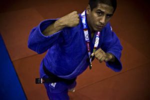 Londres 2012: Judoka peruano perdió en debut y se despide de las Olimpiadas