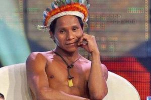 Comunidad ‘Bora’ expulsó a nativo participante de reality chileno por no defender a su etnia
