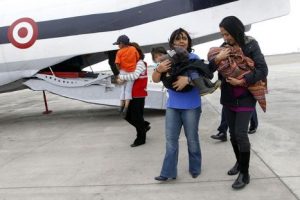 Nadine Heredia y ministra Ana Jara recibieron a niños rescatados de terroristas