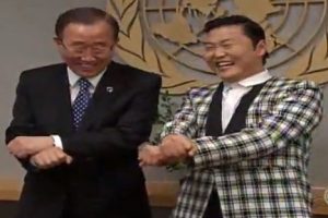 VIDEO: Secretario general de la ONU baila al ritmo del ‘Baile del Caballo’