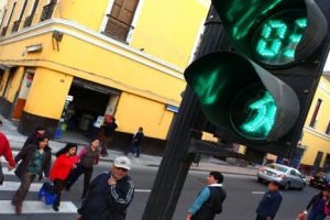 Instalan semáforos sonoros para invidentes en la capital