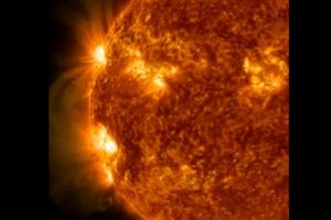 Detectan manchas solares diez veces más grande que la Tierra
