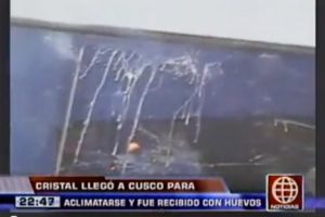 VIDEO: Sporting Cristal fue recibido a ‘huevazos’ en el Cusco