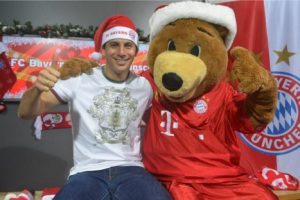 Claudio Pizarro deseó Feliz Navidad a los hinchas de Bayern Múnich
