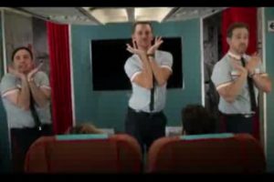 Mira el teaser trailer de lo nuevo de Almodóvar: ‘Los amantes pasajeros’