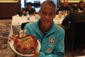 Neymar celebró sus 21 años junto a la selección brasileña – FOTOS