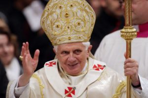 Papa Benedicto XVI renunció a su cargo
