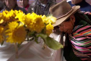 En Cusco 26 familias campesinas recuperan restos de familiares fallecidos en los 80