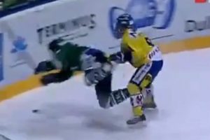 Jugador de hockey quedó parapléjico tras esta jugada – VIDEO