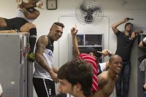 Paolo Guerrero y el Corinthians bailaron el ‘Harlem Shake’ – VIDEO