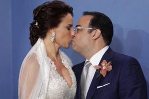 Gilberto Santa Rosa y Alexandra Malagón contrajeron matrimonio vía civil – FOTOS