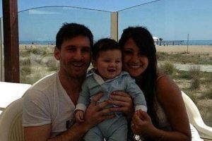 Lionel Messi comparte foto de su hijo  Thiago en redes sociales