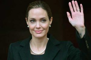 Angelina Jolie se extirpó los senos para prevenir cáncer de mama