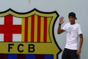 Neymar en el Barcelona: Hinchas lo reciben como ídolo – FOTOS