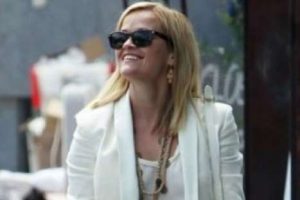 Reese Witherspoon mostró ‘más de la cuenta’ accidentalmente – VIDEO