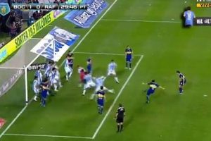 El increíble tiro de Juan Román Riquelme que once jugadores no pudieron detener – VIDEO