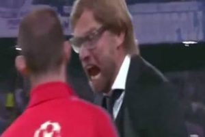 Técnico del Borussia Dortmund tuvo que disculparse por este ataque de ira – VIDEO
