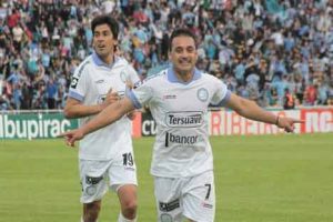 Gol de chalaca causa revuelo en fútbol Argentino – VIDEO