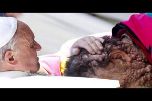 Papa Francisco vuelve a conmover al mundo con este hermoso gesto
