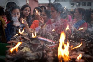 Autoridad hindú insta a matar a mujeres que han sido violadas