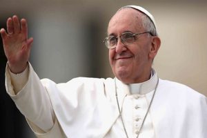 Papa Francisco cumple 77 años y lo festejó desayunando con vagabundos