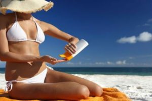 Tips para prevenir el cáncer de piel ahora que viene el verano
