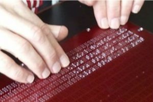 Inventan la primera tablet Braille