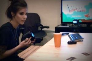 Joven le pide matrimonio a su novia con un videojuego  – VIDEO