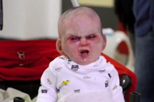 La broma del «bebé diabólico» siembra terror en EE.UU -VIDEO
