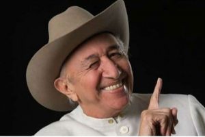 Falleció Simón Díaz el cantante de ‘Caballo viejo’