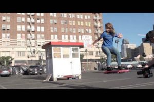 Insólito: crean la patineta voladora de ‘Volver al Futuro’ – VIDEO