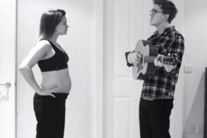 Conmovedor: músico graba canción para su bebé – VIDEO