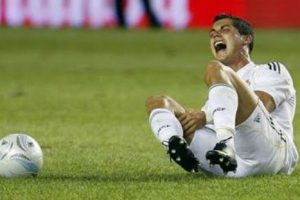 Christiano Ronaldo sale lesionado del campo y se teme lo peor