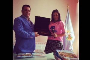 Alcalde del Callao le regaló esmeraldas a Larissa Riquelme