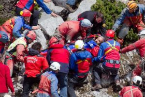 Rescatan a hombre atrapado en la cueva más profunda de Alemania