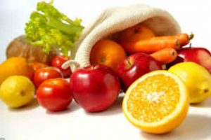 ¿Sabías que comer algunas frutas con cáscara y pepas es beneficioso para tu salud?