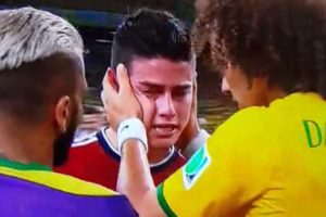 Mira el abrazo entre David Luiz y James Rodríguez después de la derrota Colombiana (VIDEO)