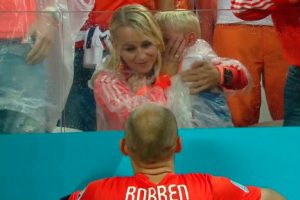 El conmovedor llanto del hijo de Robben tras la derrota de Holanda ante Argentina (VIDEO)