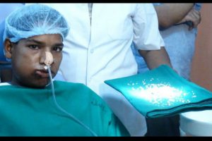Insólito: Médicos extirpan 232 dientes de la boca de adolescente