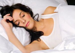 ¿Por qué las mujeres necesitan más horas de sueño que los hombres?