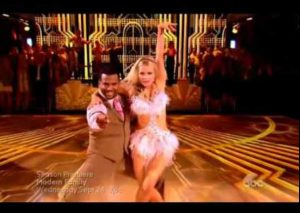Vuelve Carlton Banks de ‘El príncipe del rap’  y muestra ser un gran bailarín (VIDEO)