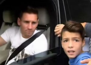 Un niño casi se vuelve loco cuando vio a Messi por primera vez (VIDEO)