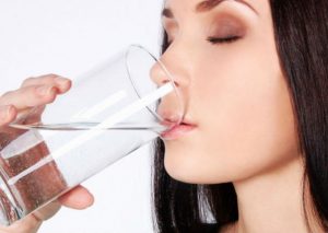 ¿Mito o realidad? Descubre la verdad sobre beber dos litros de agua al día