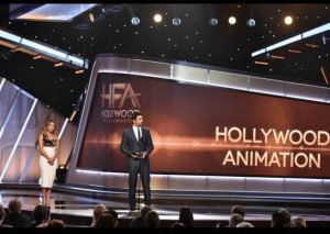 Mira el divertido blooper de Jennifer Lopez en los Hollywood Film Awards (FOTOS)