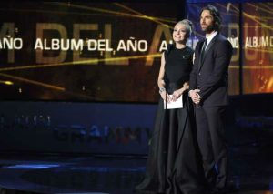 Sebastián Rulli y Angelique Boyer protagonizaron el momento más divertido del Latin Grammy 2014 (VIDEO)