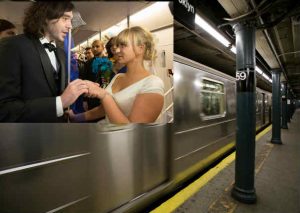 Una joven pareja se casa dentro de uno de los vagones del tren (FOTOS)