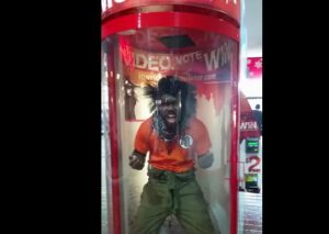 Un hombre disfrazado de Gokú se transforma en ‘super sayayin’ en plena calle (VIDEO)